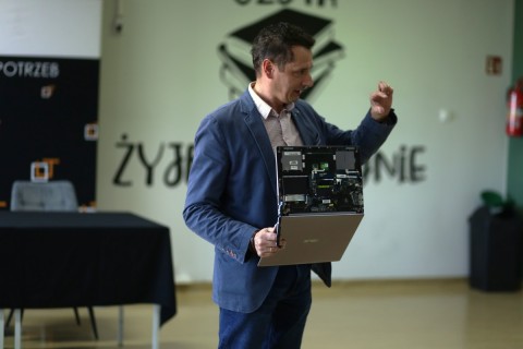 Jedyną właściwą drogą jest rozwój – objęcie patronatem CLIMAX Spółka z o.o. klas technika informatyka w Technikum im. J. Piłsudskiego w Brzesku